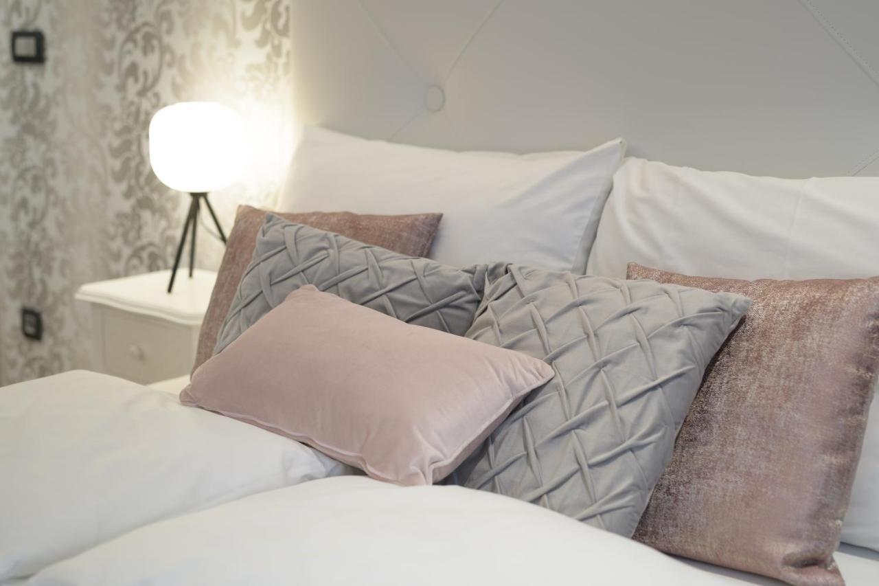 Royal Suite, Ljubljana Ngoại thất bức ảnh